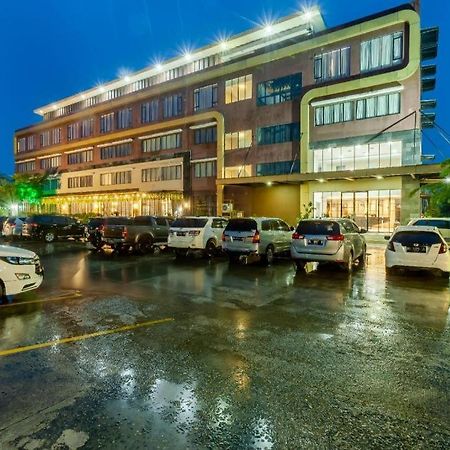 The Royal Idi Hotel Idirayeuk Bagian luar foto