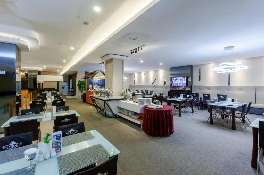 The Royal Idi Hotel Idirayeuk Bagian luar foto