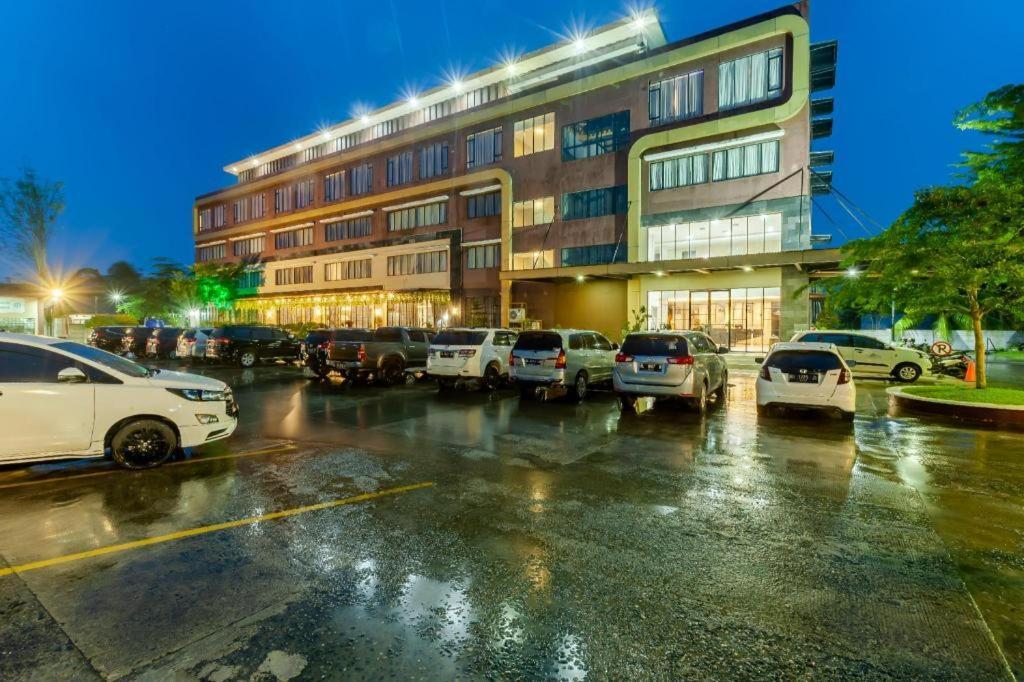 The Royal Idi Hotel Idirayeuk Bagian luar foto