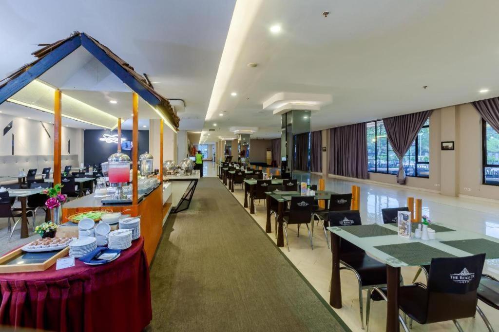 The Royal Idi Hotel Idirayeuk Bagian luar foto