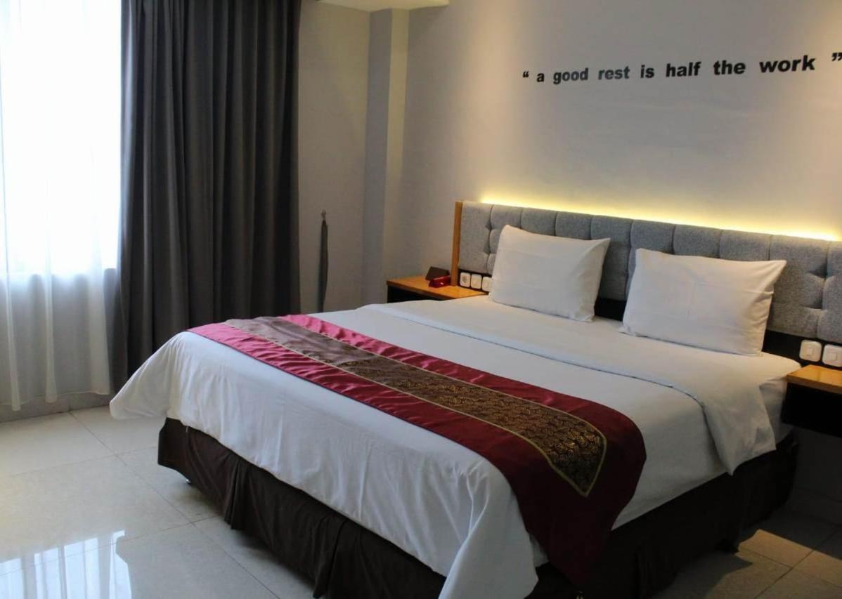 The Royal Idi Hotel Idirayeuk Bagian luar foto
