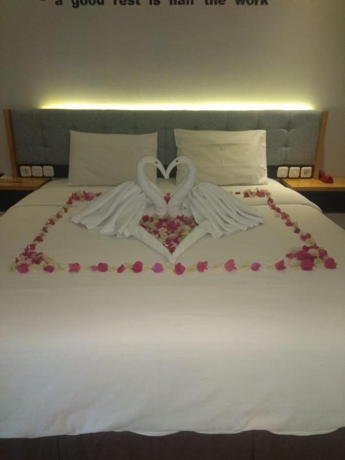 The Royal Idi Hotel Idirayeuk Bagian luar foto